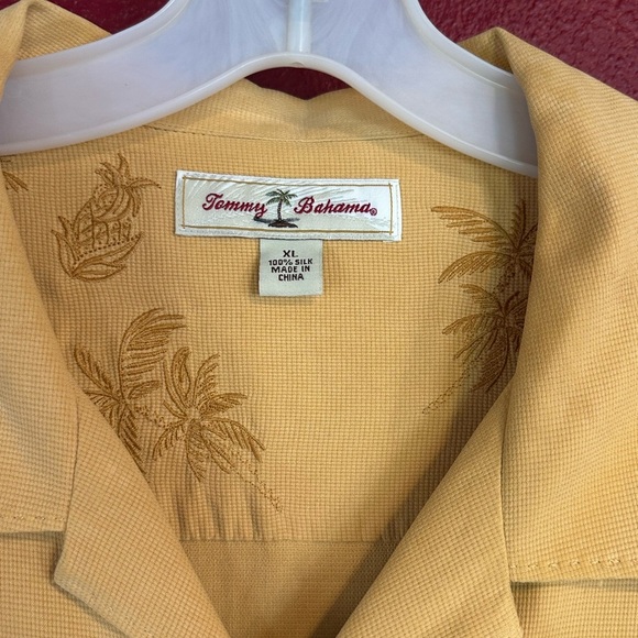 Tommy Bahama Yellow Silk Shirt, Size XL (Flaws-See Photos) - Picture 3 of 8
